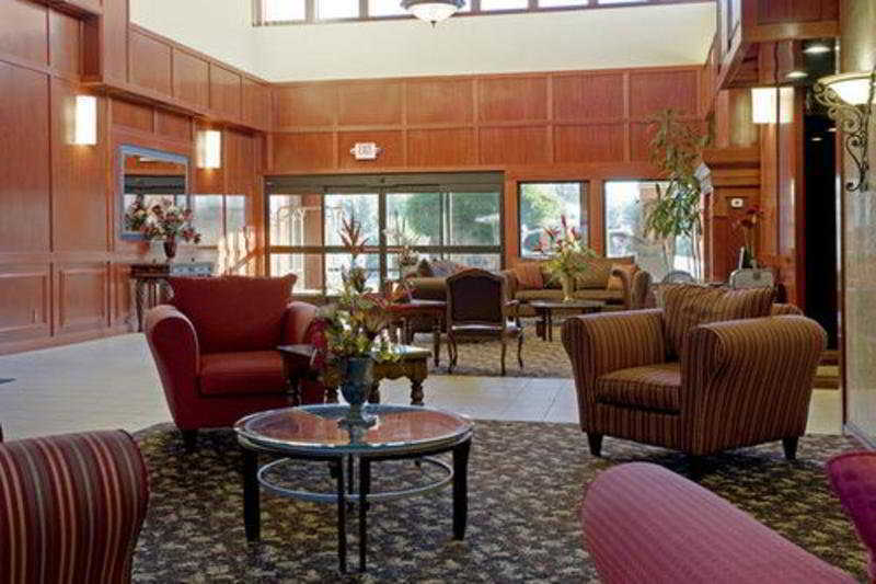 ホテルRamada By Wyndham Tukwila Southcenter エクステリア 写真